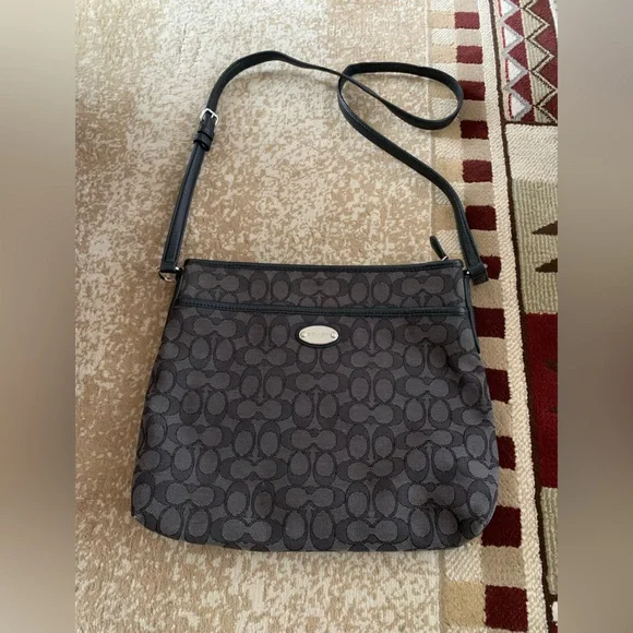 #4 Authentic Coach Purse - Picture 2 of 8